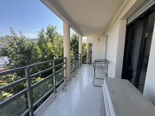  Appartement à louer 3 pièces 63 m²