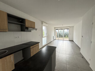  Appartement à louer 3 pièces 65 m²