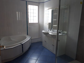  Maison à louer 6 pièces 136 m²