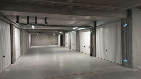  Parking / Garage � louer 