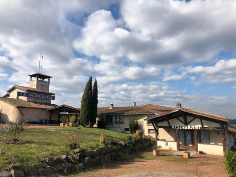 Idéalement situé, hôtel - restaurant avec vue panoramique, parc de 1,6 hectares 450000 42120 Commelle vernay