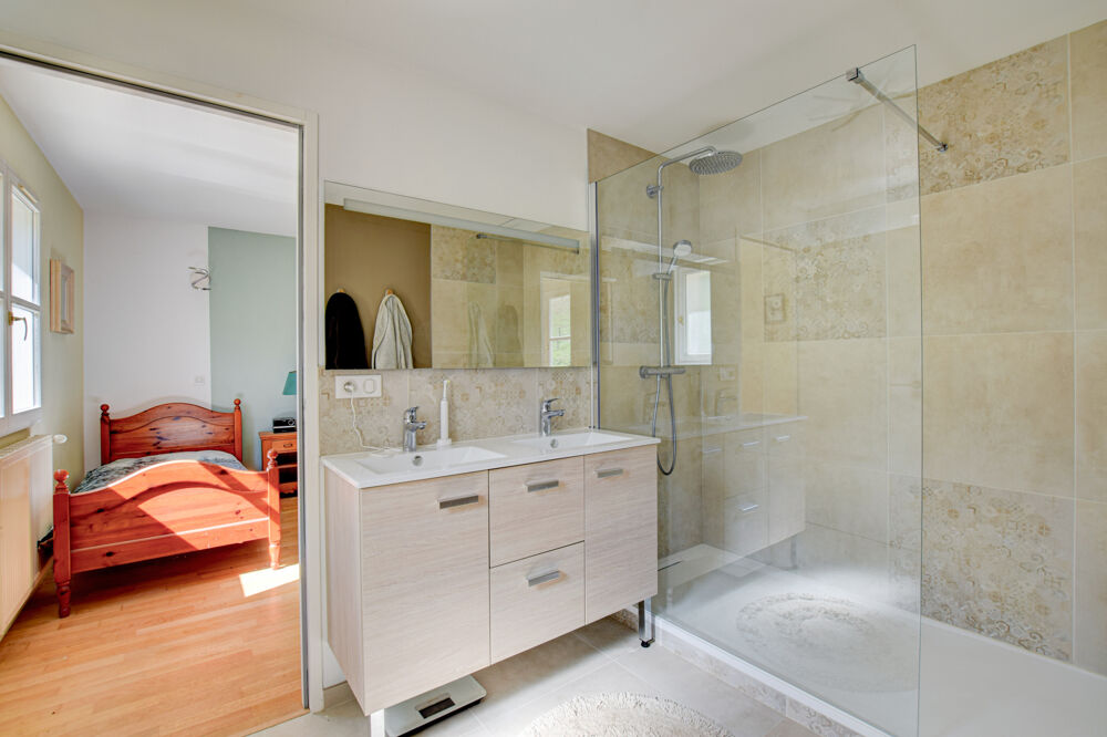 � vendre  Propri�t�/ch�teau Saint-�tienne-de-Crossey (38960)