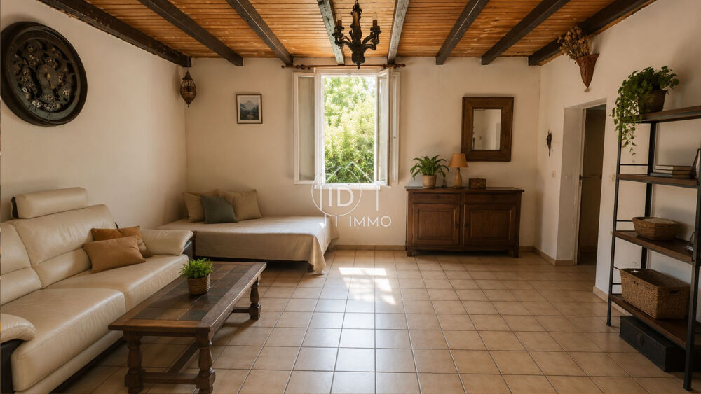 Maison avec grand terrain et dépendances