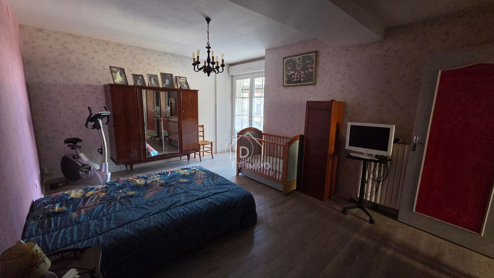 Ferme avec dépendances sur plus de 6000m2 - fort potentiel !