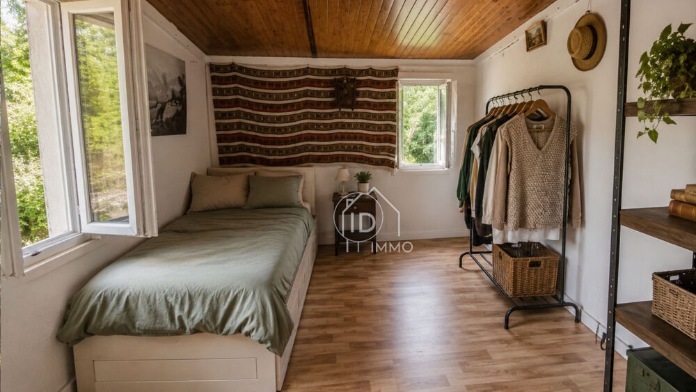 Maison avec grand terrain et dépendances
