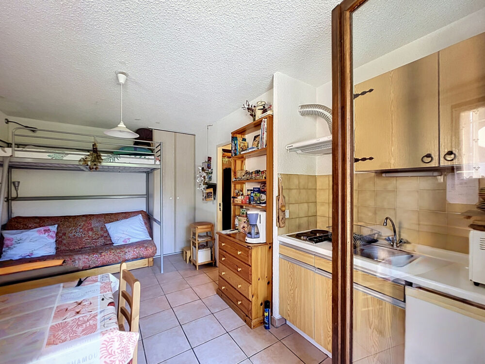 À vendre à Jausiers 04850, studio avec terrasse