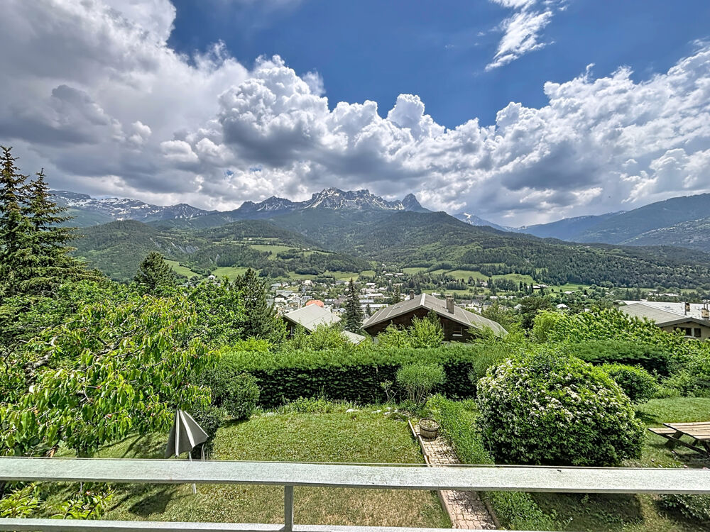 Viager occupé avec réserve d'usufruit Propriété de 216 m2 composée de 3 appartements Barcelonnette (04400)