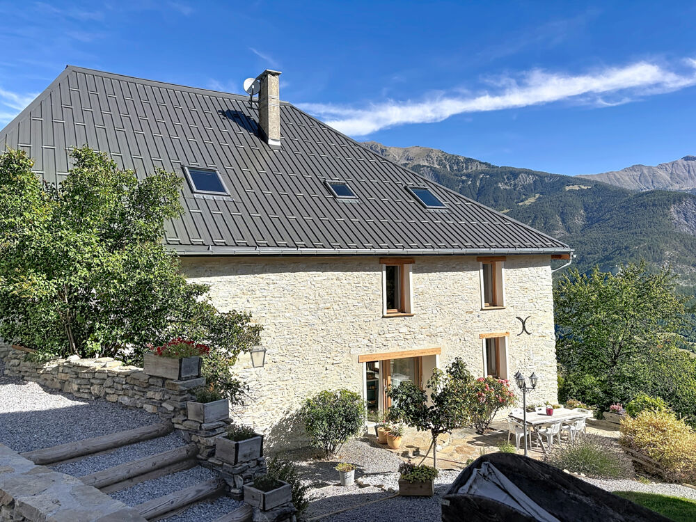 à vendre  Maison Les Thuiles (04400)