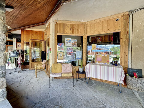   À vendre   Murs commerciaux avec terrasse au cœur de la station du Sauze (04400) 