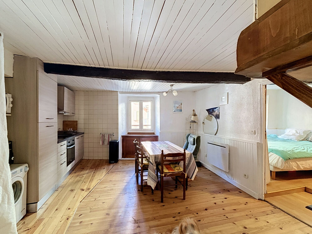 Vente Appartement À vendre   Appartement T2 au cœur de Jausiers   Idéal résidence principale, pied-à-terre ou investissement Jausiers