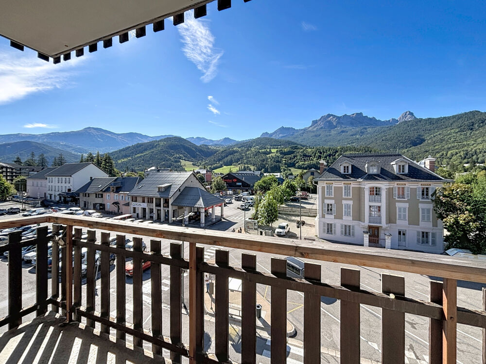 Location Appartement À louer   Grand appartement T2 avec balcon et ascenseur   Centre de Barcelonnette (04400) Barcelonnette