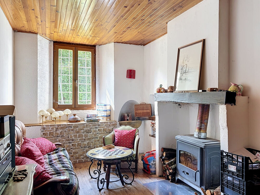 Vente Appartement À vendre   Appartement avec jardin privatif et double garage   Jausiers (04850) Jausiers