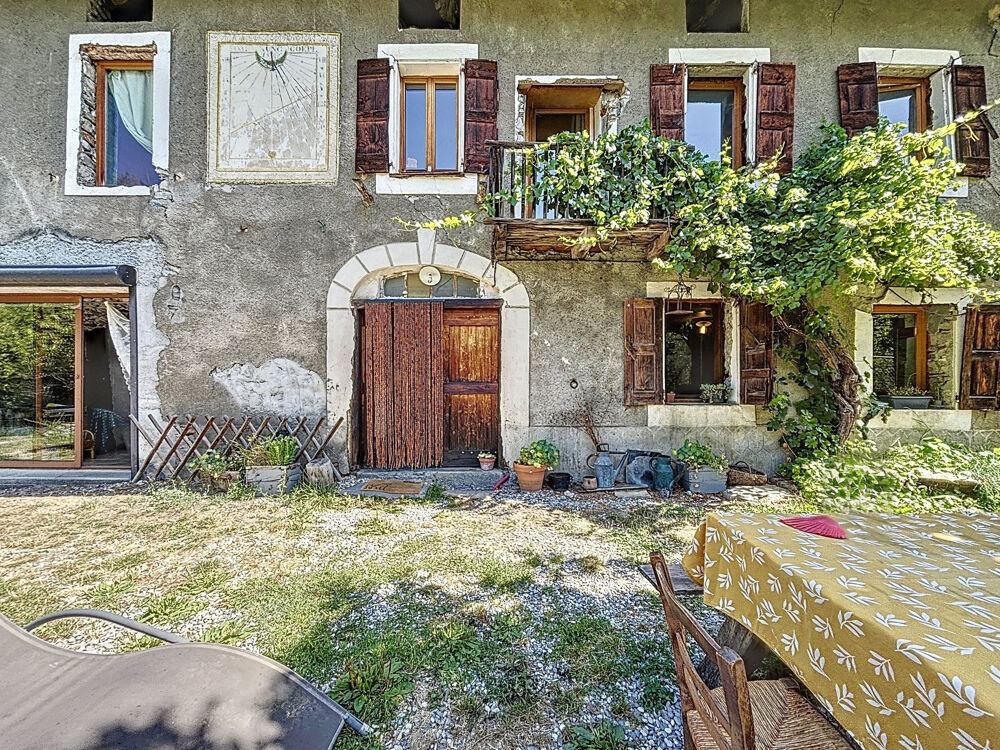 Maisons en pierre à vendre à Rioclar (04340)