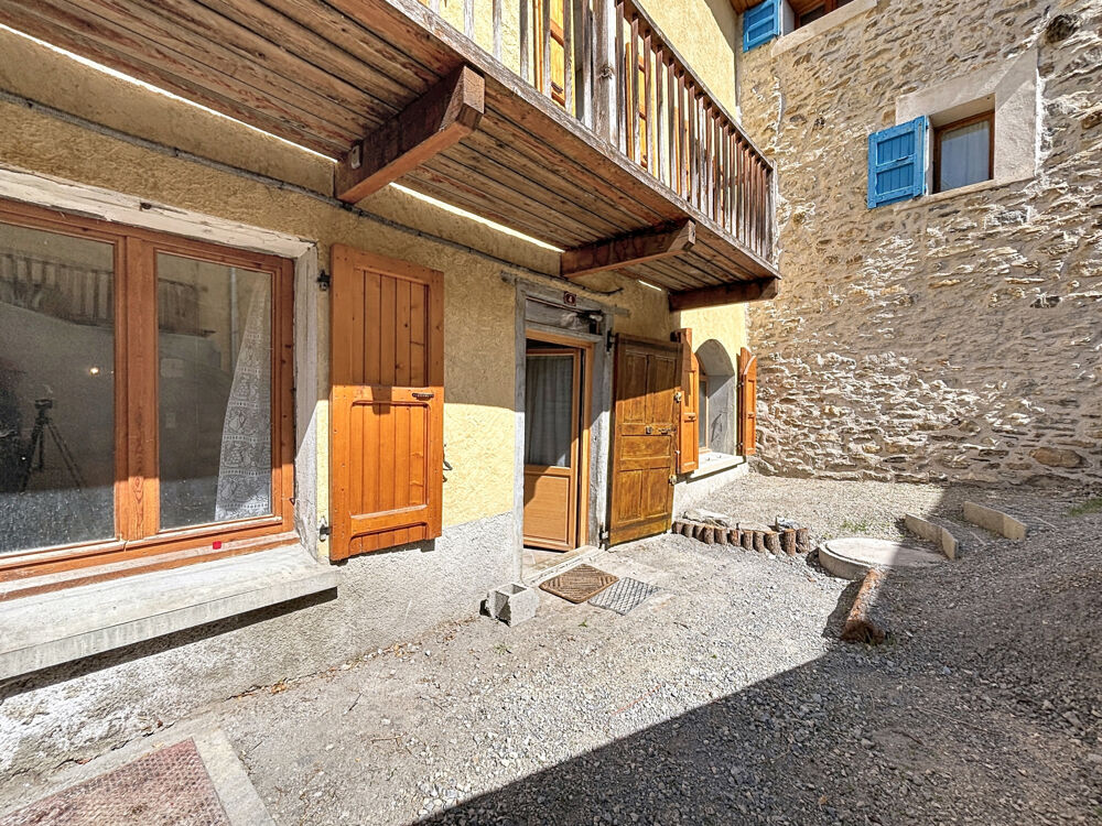 Maison de village avec combles aménageables Hameau des Sanières à Jausiers