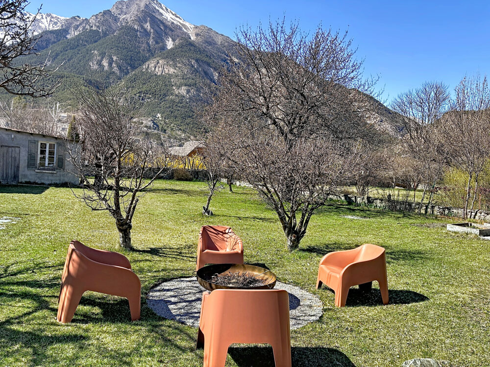 À vendre maison de caractère, 10 pièces à Jausiers (04850)
