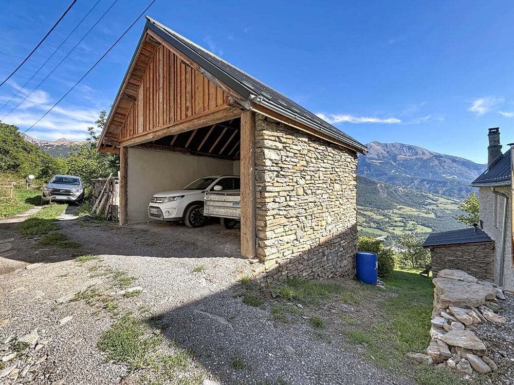 à vendre  Maison Les Thuiles (04400)
