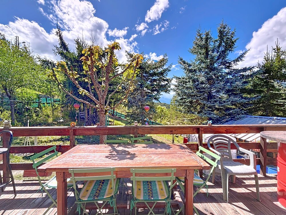 À vendre en nue-propriété Chalet avec terrain à Jausiers (04850)