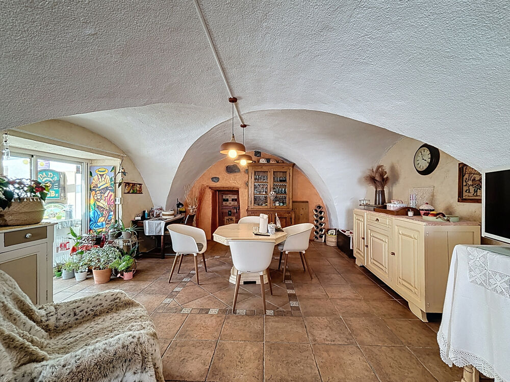 À vendre maison de caractère, 10 pièces à Jausiers (04850)