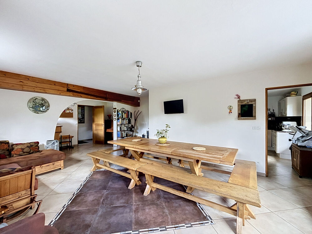 � vendre  Maison Barcelonnette (04400)