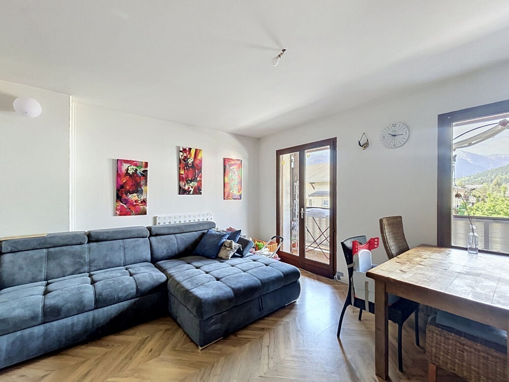 Duplex T4 de 75,63 m2 avec terrasse, cave, 2 parkings et vue montagne