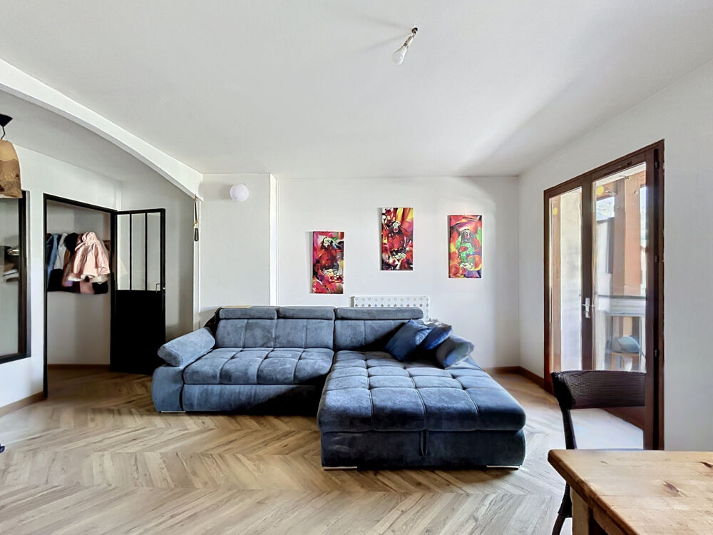 Duplex T4 de 75,63 m2 avec terrasse, cave, 2 parkings et vue montagne