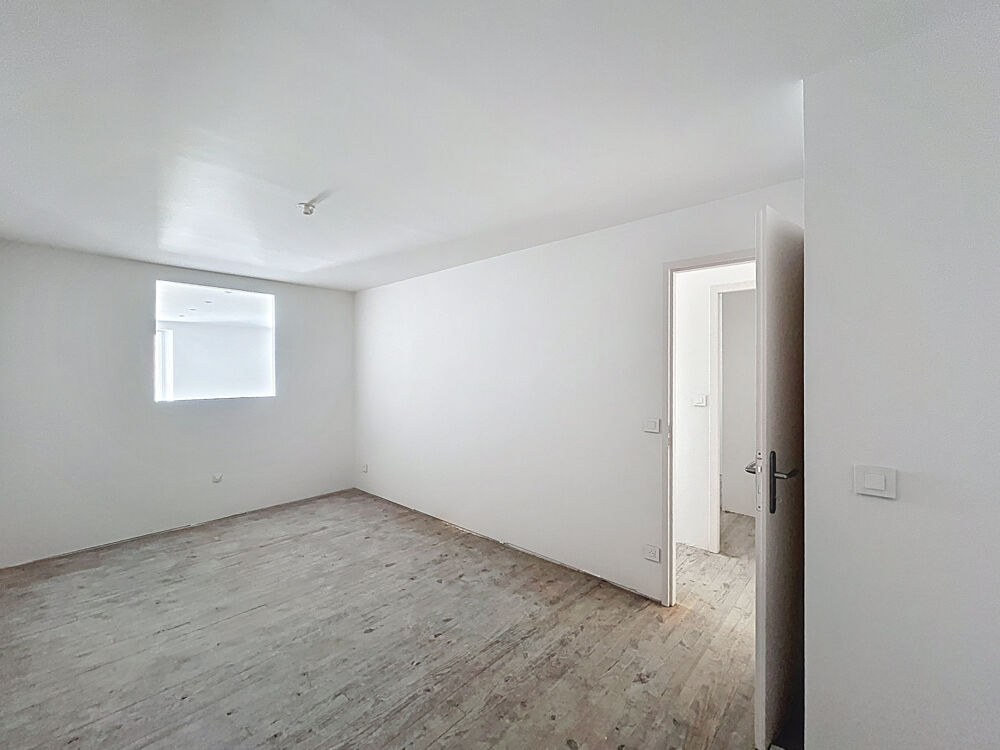 Vente Appartement À vendre   Appartement T3 rénové en plein centre de Barcelonnette (04400) Barcelonnette