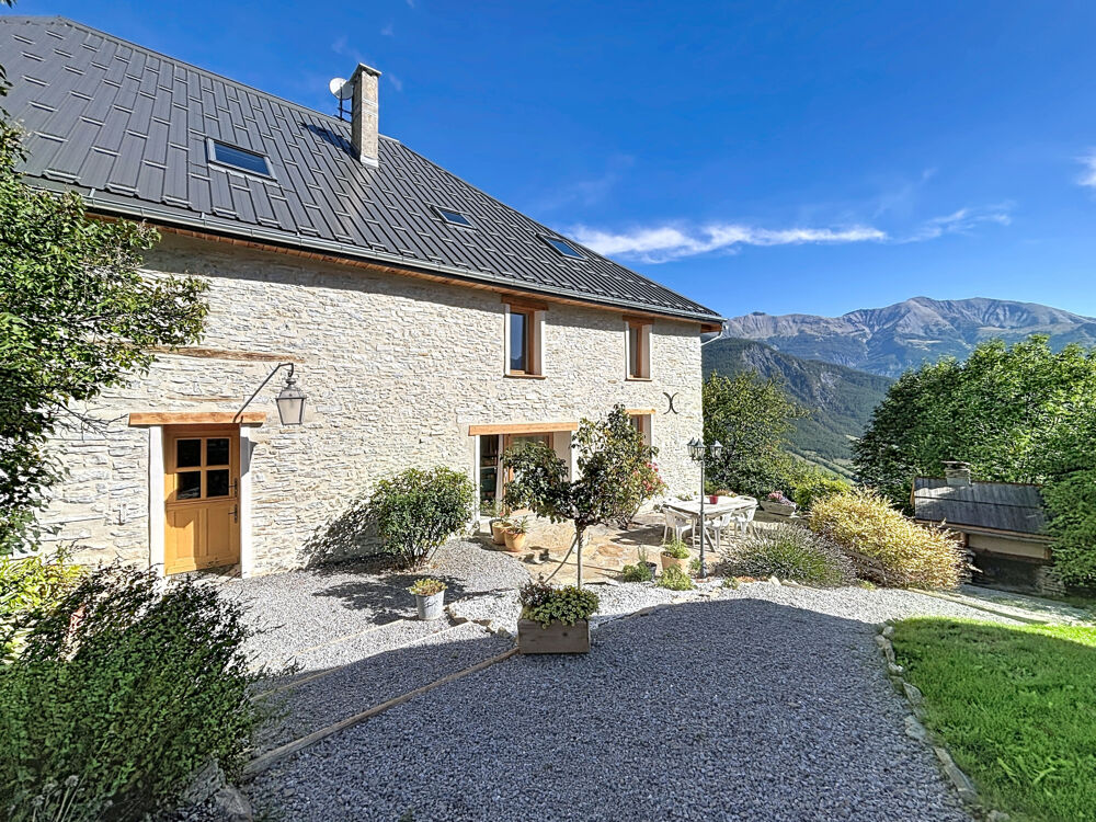 à vendre  Maison Les Thuiles (04400)