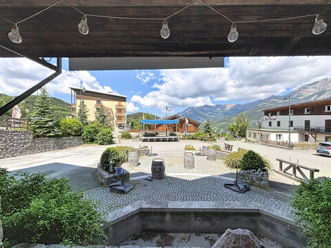   À vendre   Murs commerciaux avec terrasse au cœur de la station du Sauze (04400) 