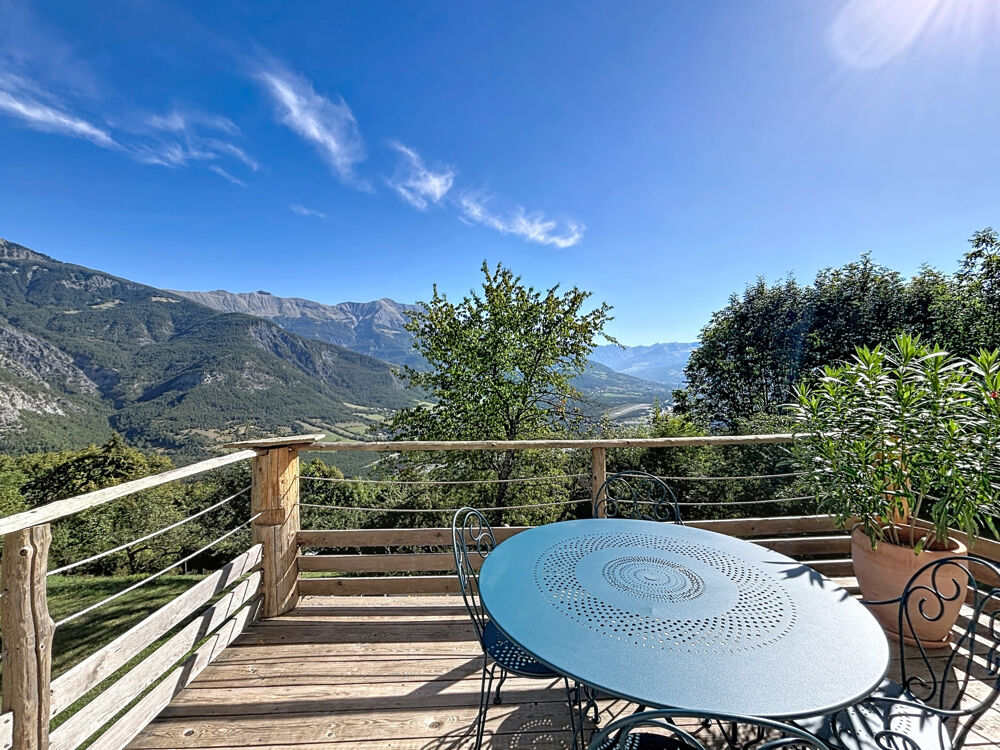 à vendre  Maison Les Thuiles (04400)