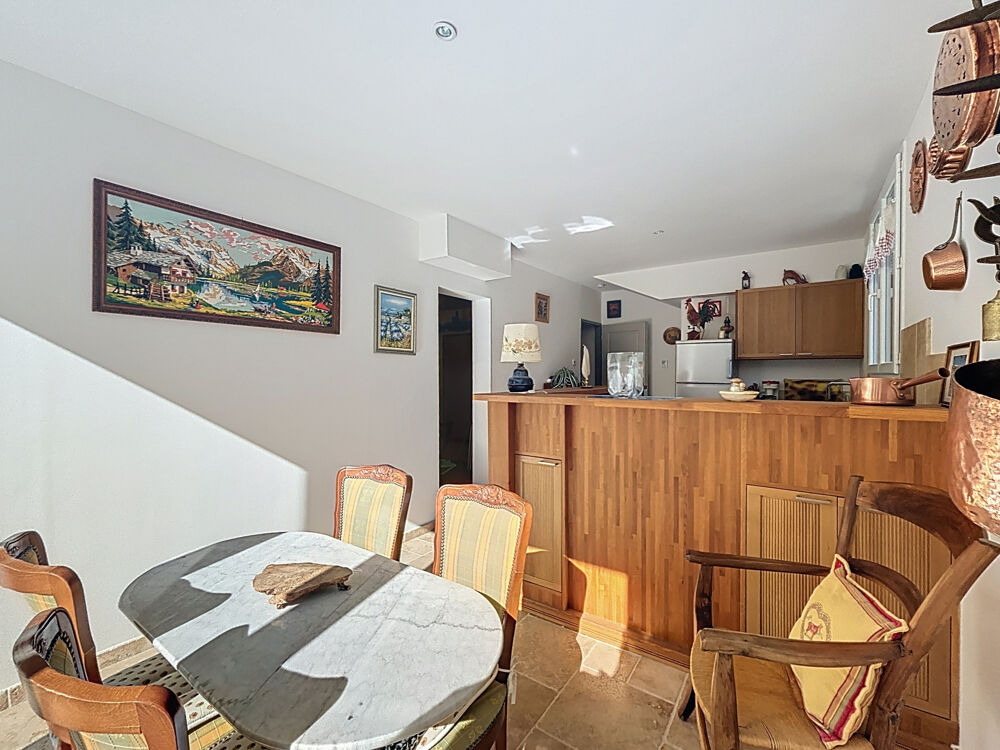 À vendre à La Condamine-Châtelard : appartement avec jardin et vue entièrement rénové