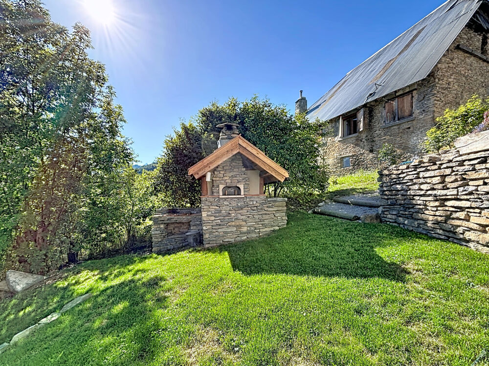 Vente Maison Ancien corps de ferme rénové avec dépendances et 3 400 m2 de terrain Les thuiles