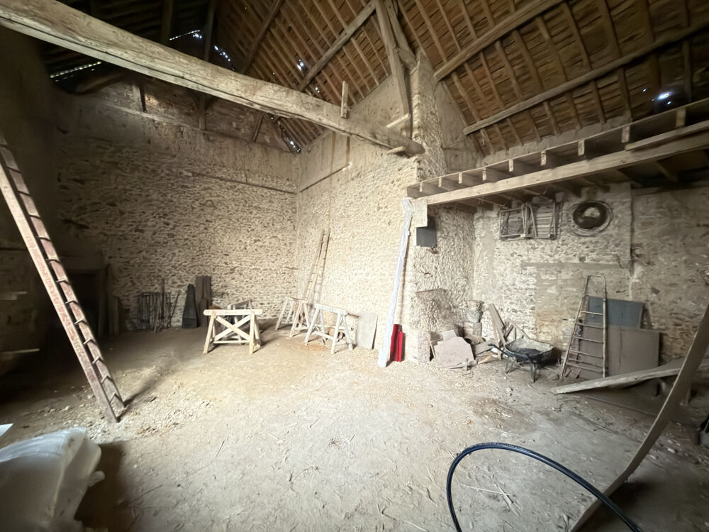 GRANGE 118m2 - AUNEAU PROCHE