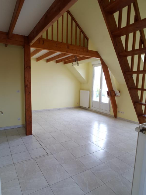   APPARTEMENT F2 DUPLEX - CENTRE VILLE AUNEAU Appartement - 2 pièce(s) - 32 m²