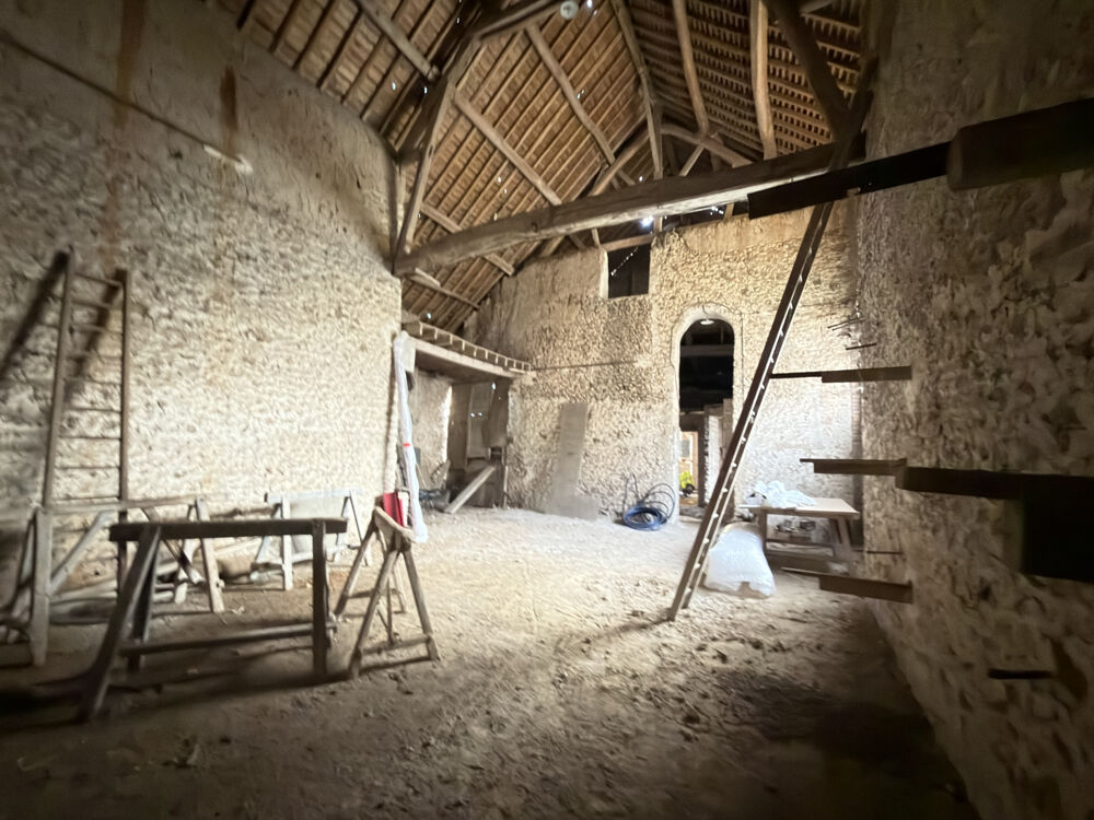 GRANGE 118m2 - AUNEAU PROCHE