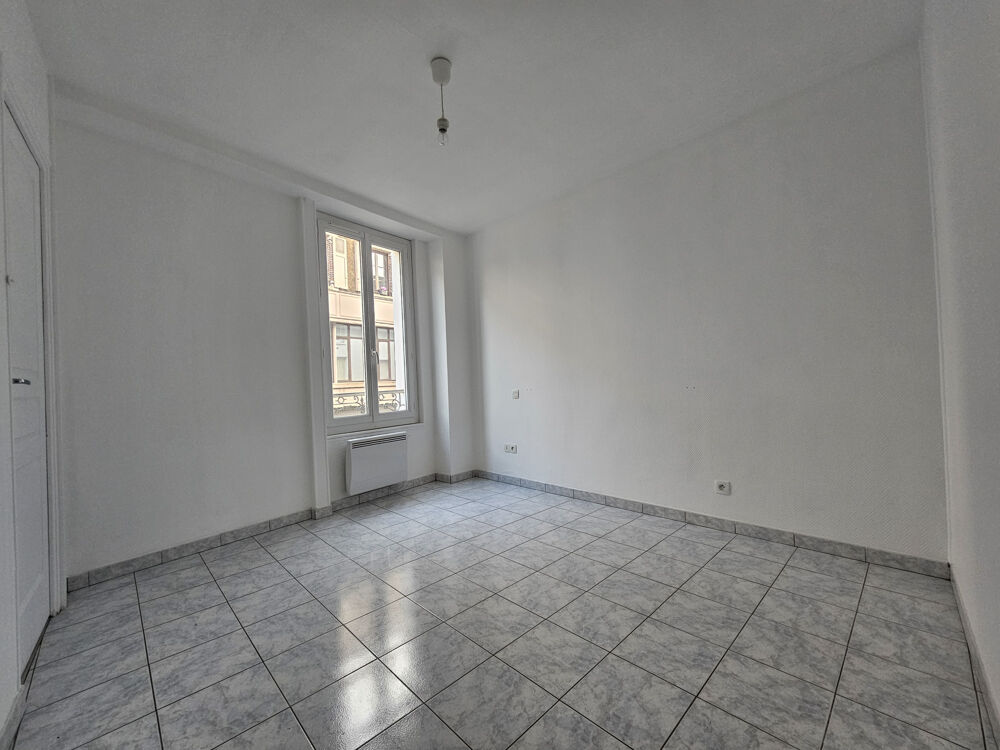 APPARTEMENT F2 - AUNEAU CENTRE
