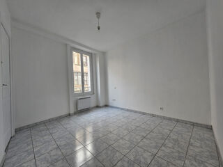  Appartement à louer 2 pièces 32 m²