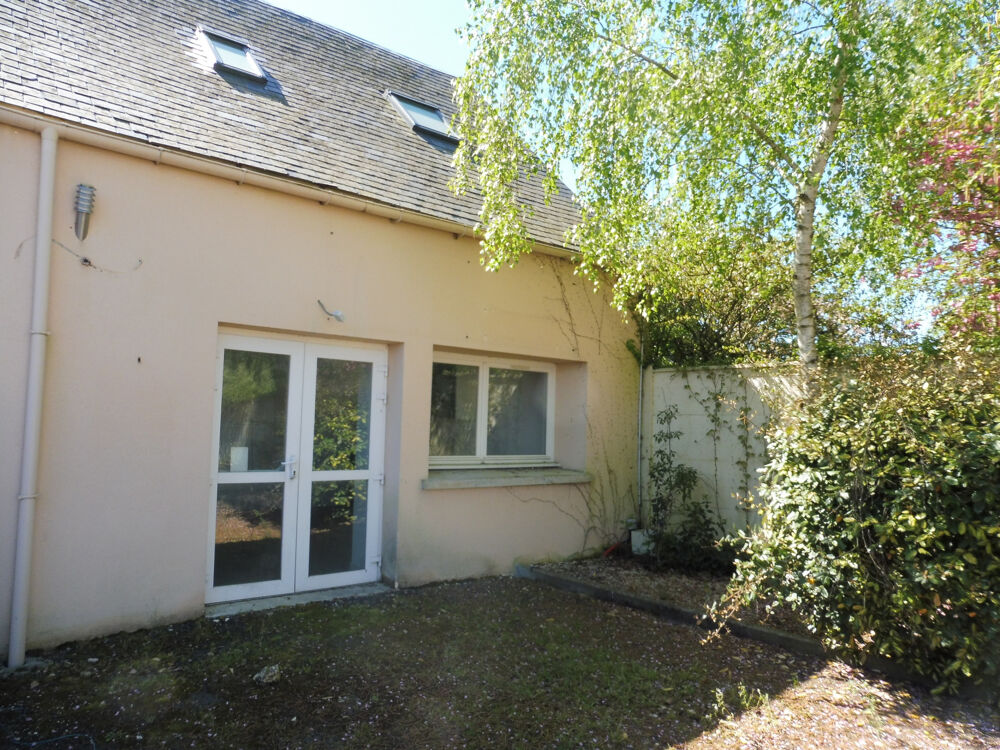MAISON 3 CHAMBRES AVEC COUR - EQUILLEMONT