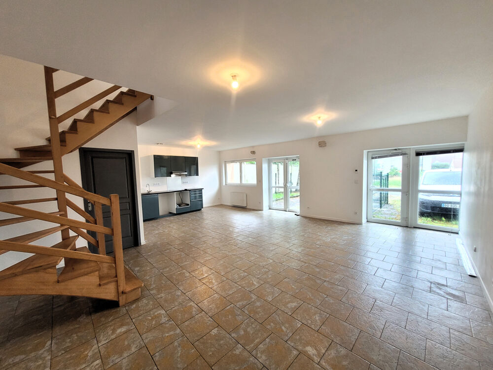 MAISON 3 CHAMBRES AVEC COUR - EQUILLEMONT