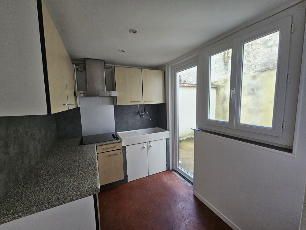APPARTEMENT F2 - AUNEAU CENTRE