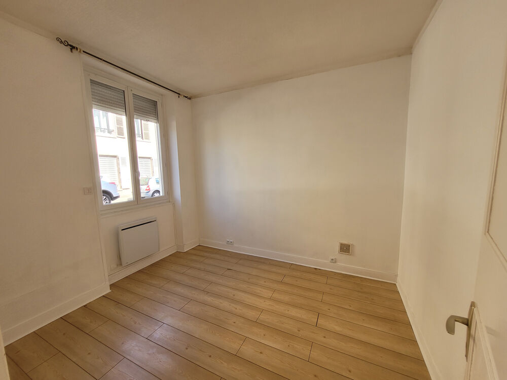 APPARTEMENT F2 - AUNEAU CENTRE