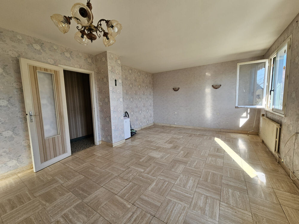 MAISON 4 CHAMBRES SUR SOUS-SOL - BEVILLE LE COMTE