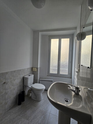  Appartement à louer 2 pièces 32 m²