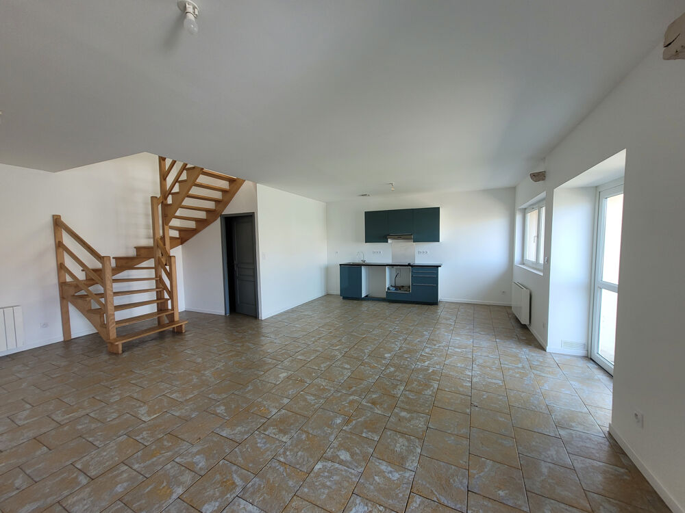 MAISON 3 CHAMBRES AVEC COUR - EQUILLEMONT