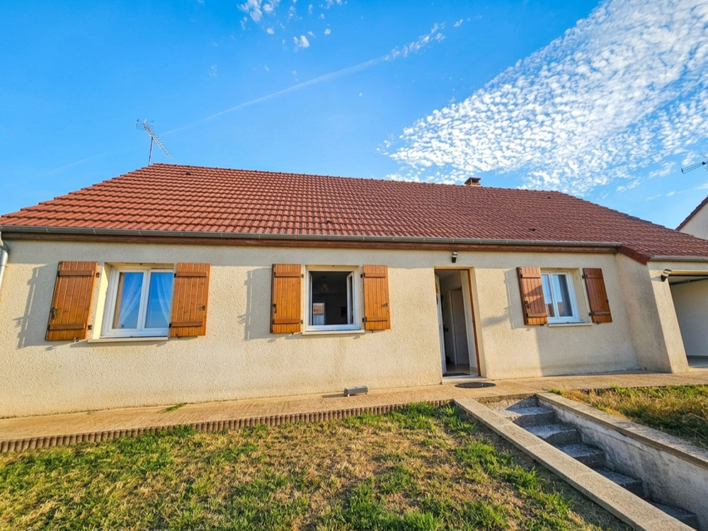 PAVILLON DE PLAIN PIED 4 CHAMBRES - CHARTRES PROCHE