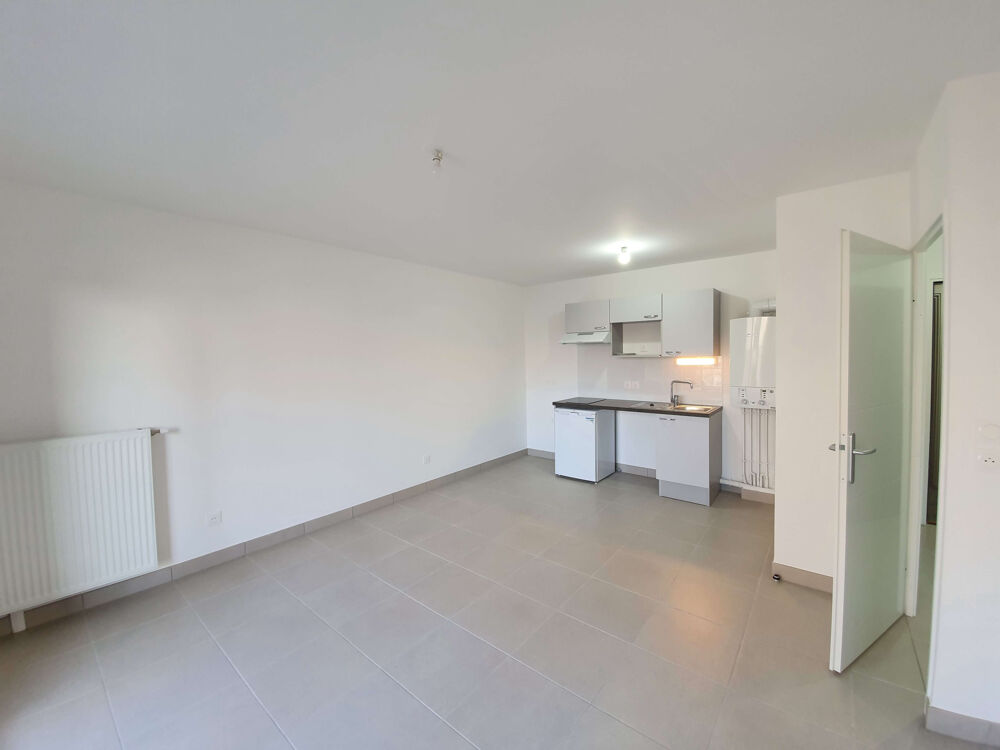 APPARTEMENT F2, PARKING COUVERT - LUCE