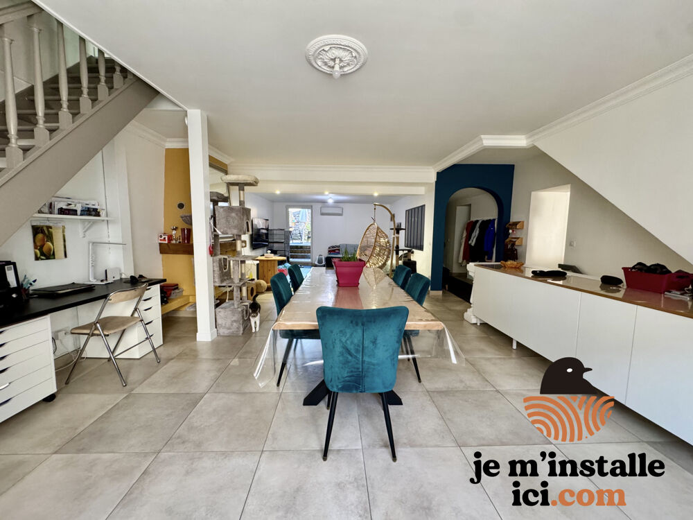 En plein coeur de Voreppe, au sein de la Grande Rue, déco....