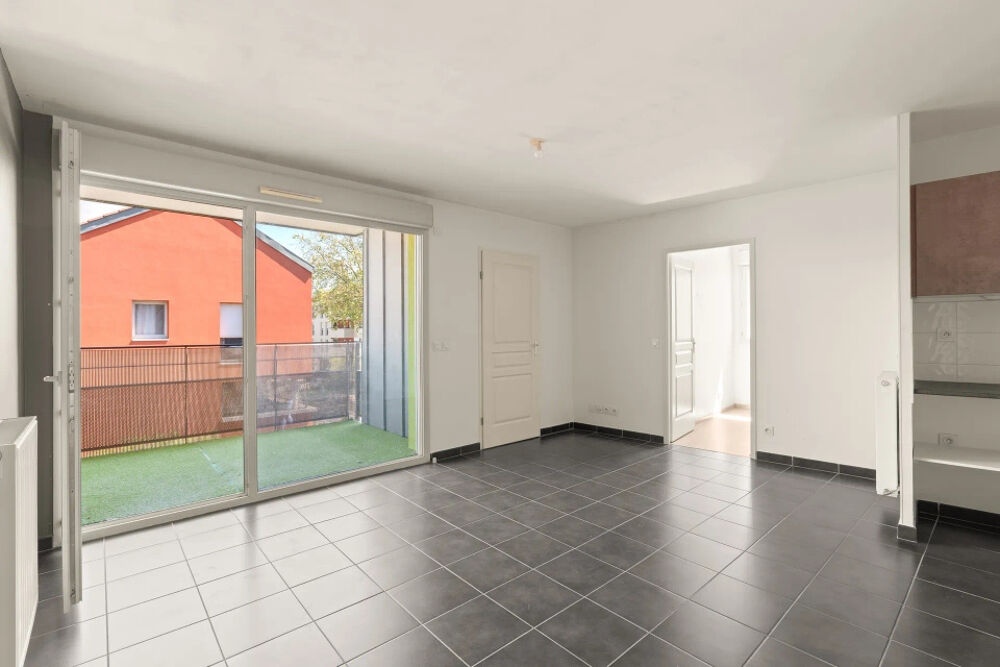 Vente Appartement APPARTEMENT T2 AVEC BALCON ET STATIONNEMENT Meyzieu