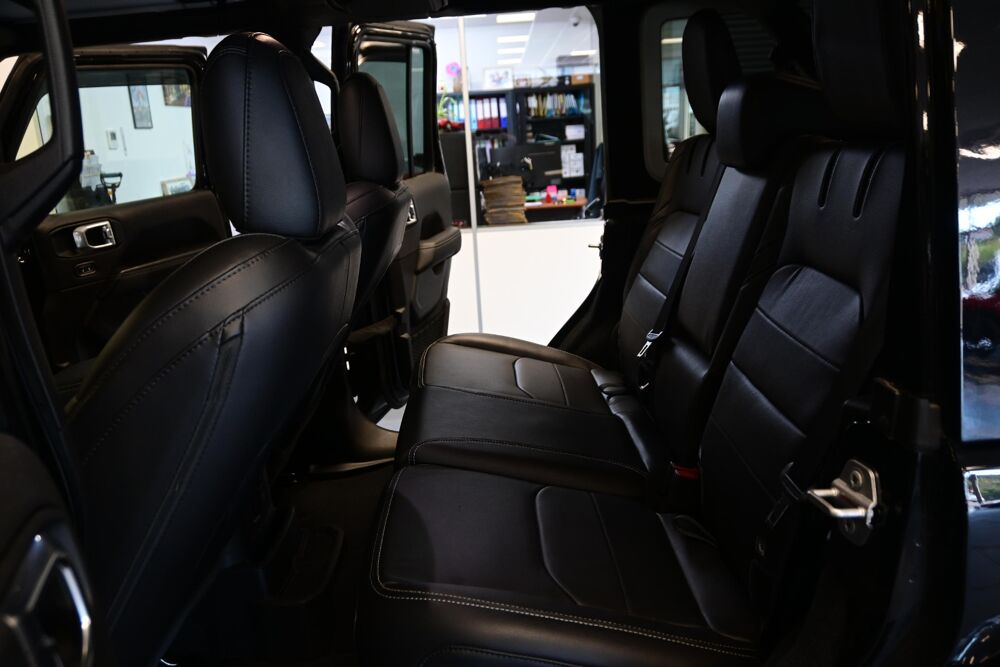Wrangler Unlimited 4xe 2.0 l T 380 ch PHEV 4x4 BVA8 Overland 2022 occasion 72650 Saint-Saturnin