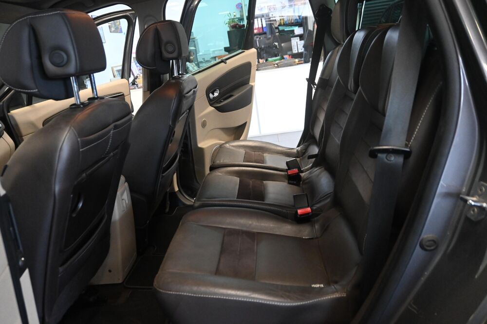 Grand Sc&eacute;nic III dCi 110 FAP eco2 Initiale EDC 7 pl 2014 occasion 72650 Saint-Saturnin