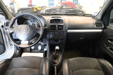 Clio 2.0i 16V Sport RS 2004 occasion 72650 Saint-Saturnin